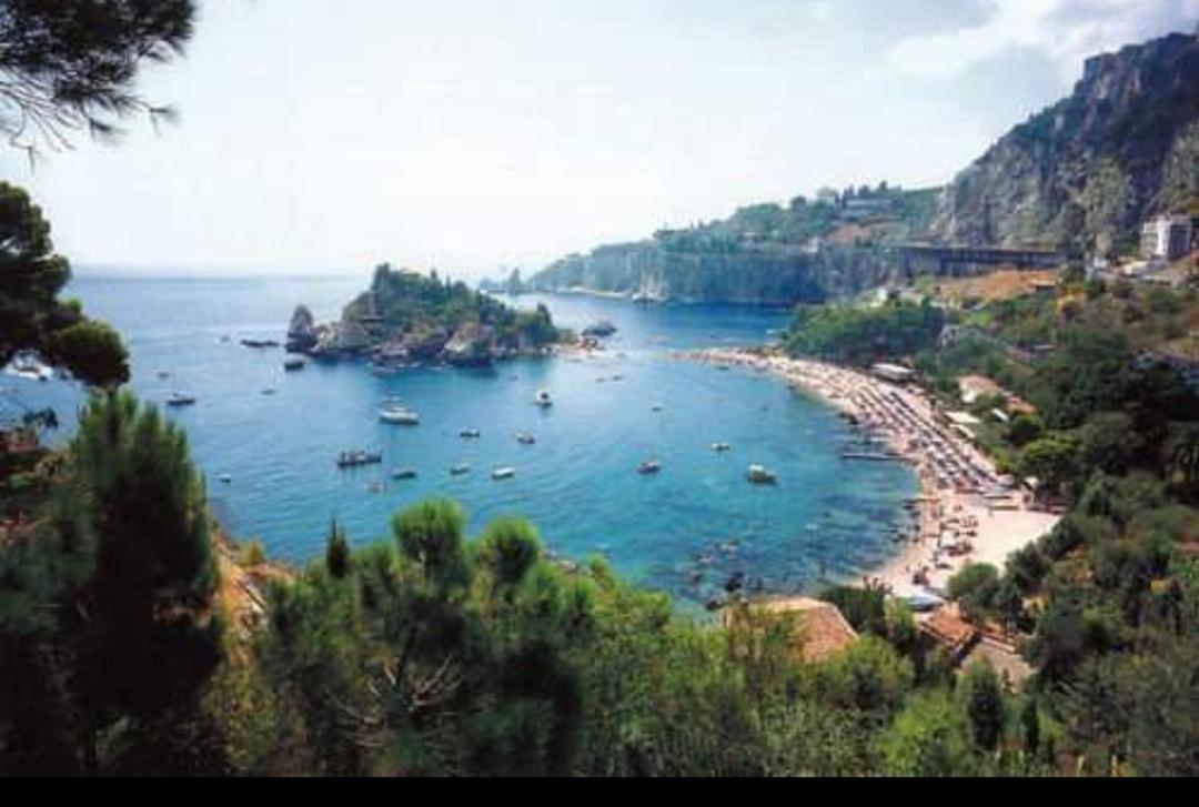 Arcadia Golden Bay Apartment Giardini Naxos Bagian luar foto