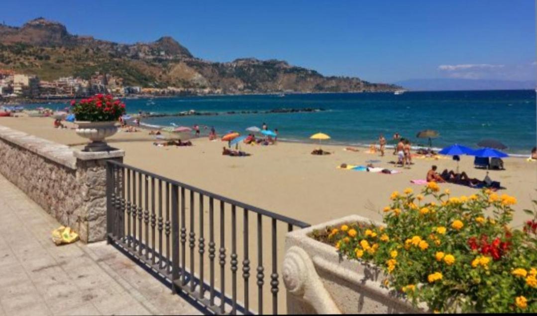 Arcadia Golden Bay Apartment Giardini Naxos Bagian luar foto